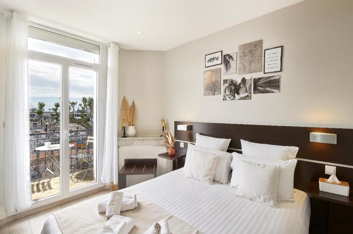 Hotel Du Vieux Port Saint-Raphaël Buitenkant foto